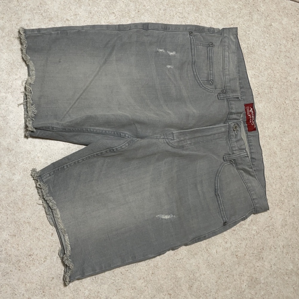 ARIZONA LIGHT GRAY DEMIM DISTRESSED CUT OFF JEAN SHORTS - Picture 3 of 5